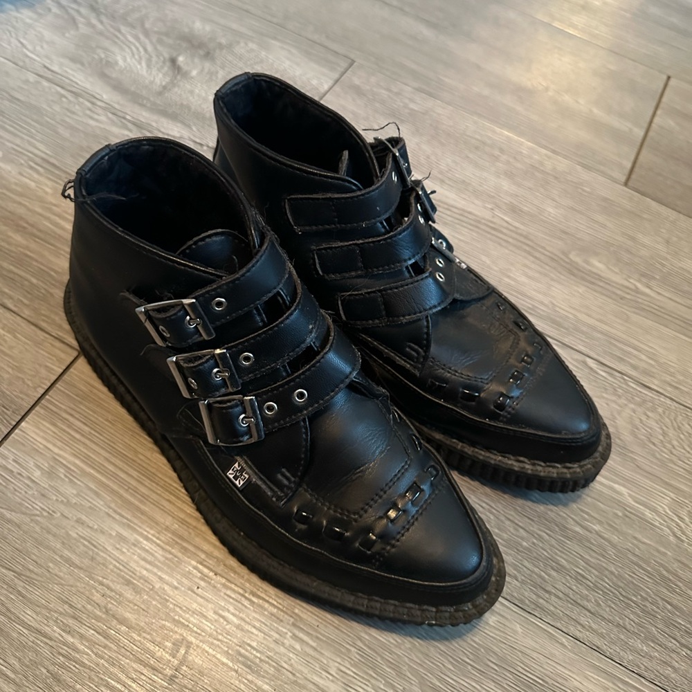 TUK pointed creeper shoes